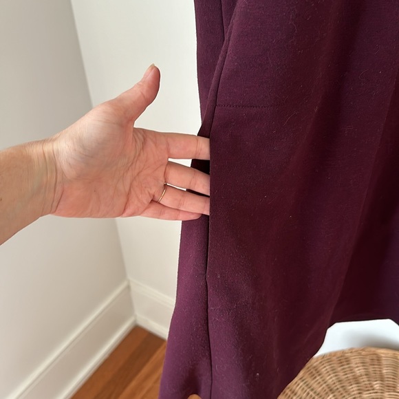 Lovely mod dress, pockets and zipper back. - Picture 3 of 7